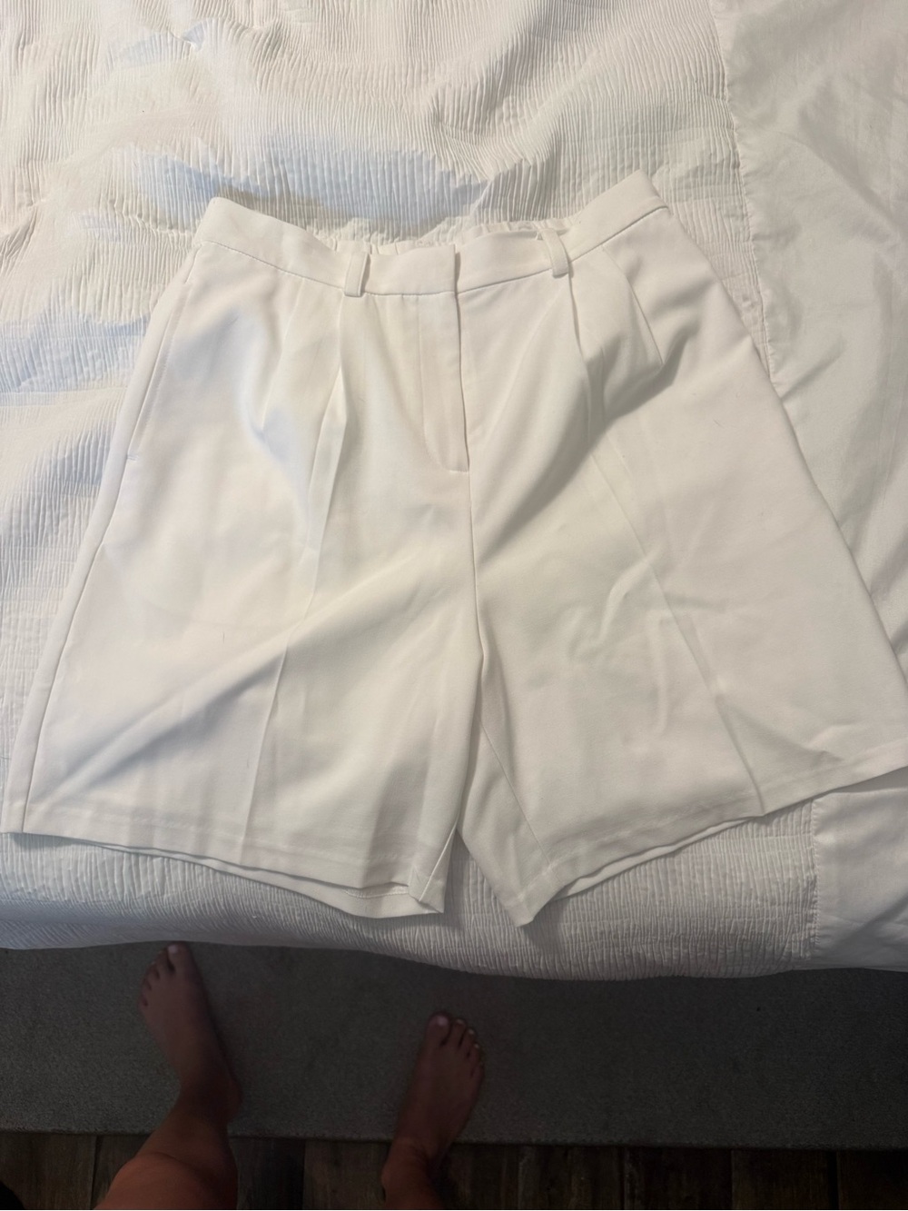 Leith White Pleated High-Rise Shorts